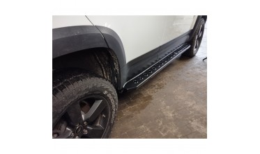 Пороги с отверстиями Land Rover Defender L663 фото