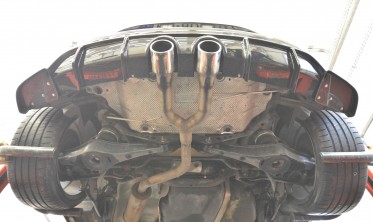 Дифузор заднього бампера VW Scirocco Mk3 під випускну систему R32 фото