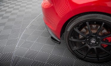 Боковые диффузоры заднего бампера Volkswagen Golf Mk7 GTI Clubsport  фото