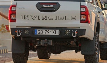 Силовой задний бампер Toyota Hilux Revo (2015-...) фото