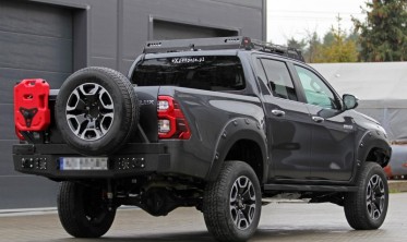 Силовой задний бампер Toyota Hilux Revo (2015-...) фото