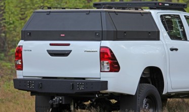 Силовой задний бампер Toyota Hilux Revo (2015-...) фото