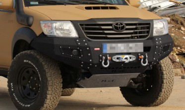 Силовой передний бампер Toyota Hilux Vigo (2011-2015) фото
