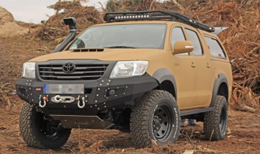 Силовой передний бампер Toyota Hilux Vigo (2011-2015) фото