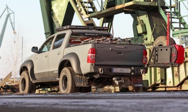 Силовий задній бампер Toyota Hilux Vigo (2005-2015) фото