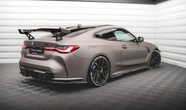 Карбоновые боковые накладки на пороги (листвы) BMW M4 G82 фото