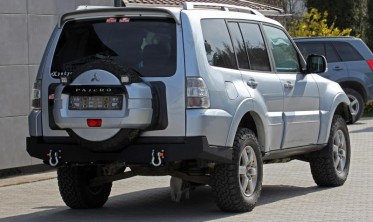 Силовий задній бампер Mitsubishi Pajero 4 V80 2006+ long фото