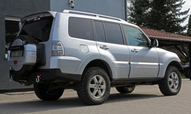 Силовий задній бампер Mitsubishi Pajero 4 V80 2006+ long фото