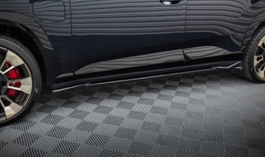 Нижні накладки (лістви) на бокові пороги BMW XM G09 фото