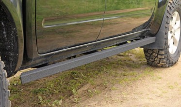 Боковые силовые пороги Nissan Navara D40 2005-2014 фото