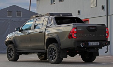 Боковые силовые пороги Toyota Hilux Revo, 2020+ фото