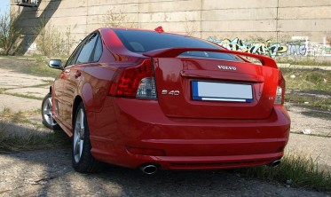 Спойлер крышки багажника Volvo S40 (2004-) вариант 1 фото