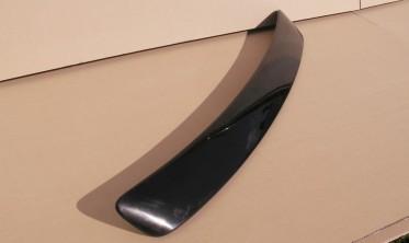 Спойлер крышки багажника Volvo S60 (2000-2010) на 3 ножках фото
