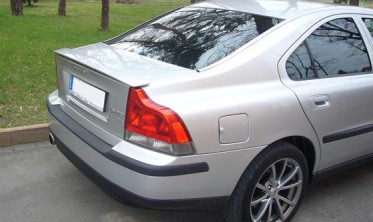 Спойлер крышки багажника Volvo S60 (2000-2010) на 2 ножках фото