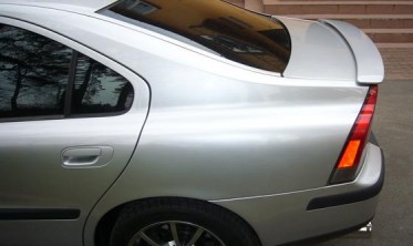 Спойлер крышки багажника Volvo S60 (2000-2010) на 2 ножках фото