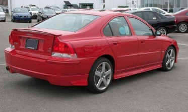 Тюнинговая накладка заднего бампера Volvo S60 (2004-2010) фото