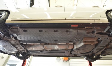 Нижні накладки (лістви) на бокові пороги Volkswagen Passat B7 фото