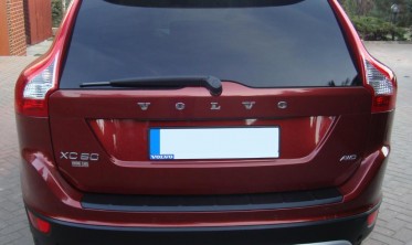 Накладка заднього бампера Volvo XC60 з двома вирізами під вихлоп фото