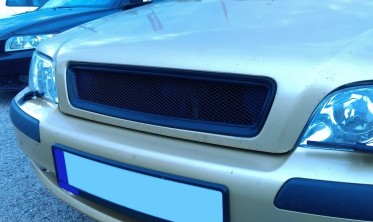 Тюнинговая решётка радиатора Volvo S40 / V40 (1995-2003) фото