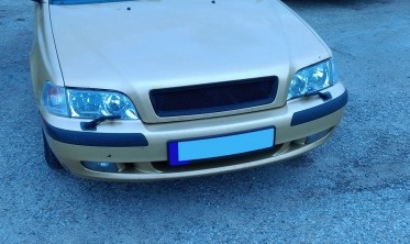 Тюнинговая решётка радиатора Volvo S40 / V40 (1995-2003) фото