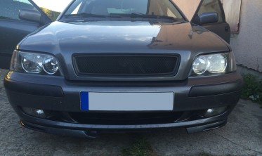 Тюнинговая решётка радиатора Volvo S40 / V40 (1995-2003) фото