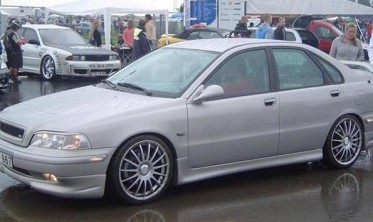 Накладка переднього бампера Volvo S40 / V40 дорестайлінг фото