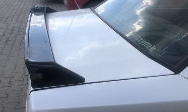 Спойлер кришки багажника Mercedes 190 W201 фото