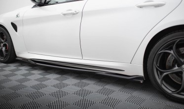 Нижние тюнинг накладки (листвы) под боковые пороги Alfa Romeo Giulia Quadrifoglio фото
