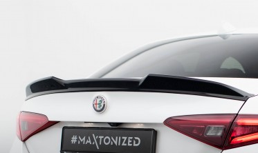 Тюнінговий 3D спойлер на кришку багажника Alfa Romeo Giulia Quadrifoglio фото