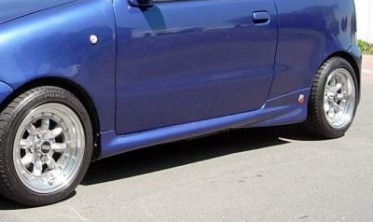 Тюнинговые накладки на пороги Fiat Seicento фото