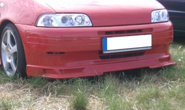 Тюнинговая накладка на передний бампер Fiat Punto I фото