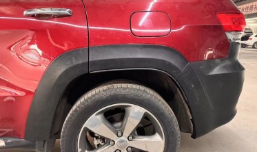 комплект обвеса для Jeep Grand Cherokee WK2 в стилі Trackhawk SRT фото