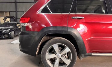 комплект обвеса для Jeep Grand Cherokee WK2 в стилі Trackhawk SRT фото