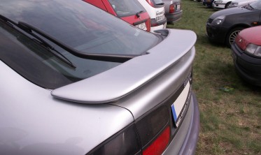 Спойлер багажника Renault Laguna 1 низький фото
