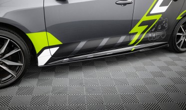 Бокові накладки (лістви) на пороги Toyota Corolla 12 Touring Sports GR Sport фото