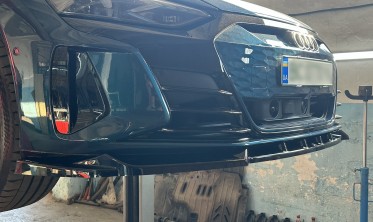 Тюнинговая накладка на передний бампер Audi e-Tron GT / RS GT Mk1 вер. 1 фото