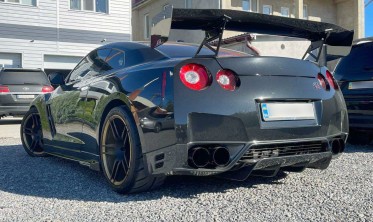 Диффузоры + накладки на боковые пороги Nissan GTR R35 послерестайл фото