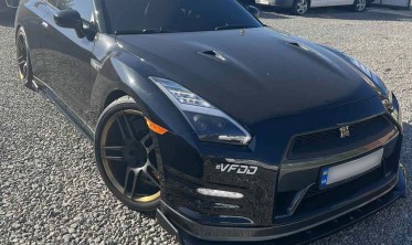 Диффузоры + накладки на боковые пороги Nissan GTR R35 послерестайл фото