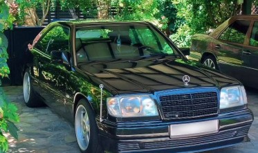 Накладка дифузор переднього бампера Mercedes W124 фото