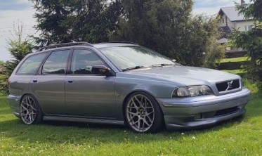 Накладка переднього бампера Volvo S40 / V40 дорестайлінг фото