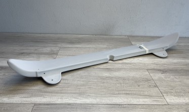 Спойлер кришки багажника Toyota Yaris 1 фото