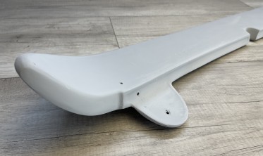 Спойлер кришки багажника Toyota Yaris 1 фото