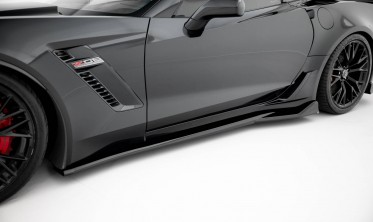 Нижні дифузори (накладки) на бокові пороги Chevrolet Corvette Z06 C7 фото