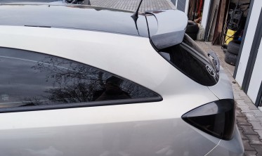 Спойлер крышки багажника Opel Astra H GTC фото