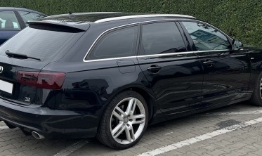 Диффузор заднего бампера Audi A6 C7 Sedan / Avant c ребрами стиле RS фото