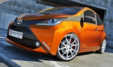 Тюнінгова накладка переднього бампера Toyota Aygo фото