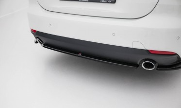 Центральна тюнінг накладка на задній бампер BMW 4 G22 Coupe / G23 Cabrio фото