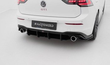 Центральна накладка Street Pro на задній бампер VW Golf 8 GTI вар. 4 фото