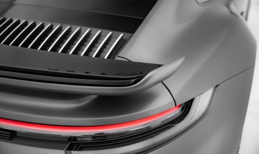 Тюнинговый кап спойлер на крышку багажника Porsche 911 Turbo S Sport Package 992 фото