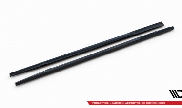 Тюнинговые накладки (листвы) под боковые пороги Porsche Taycan Mk1 фото